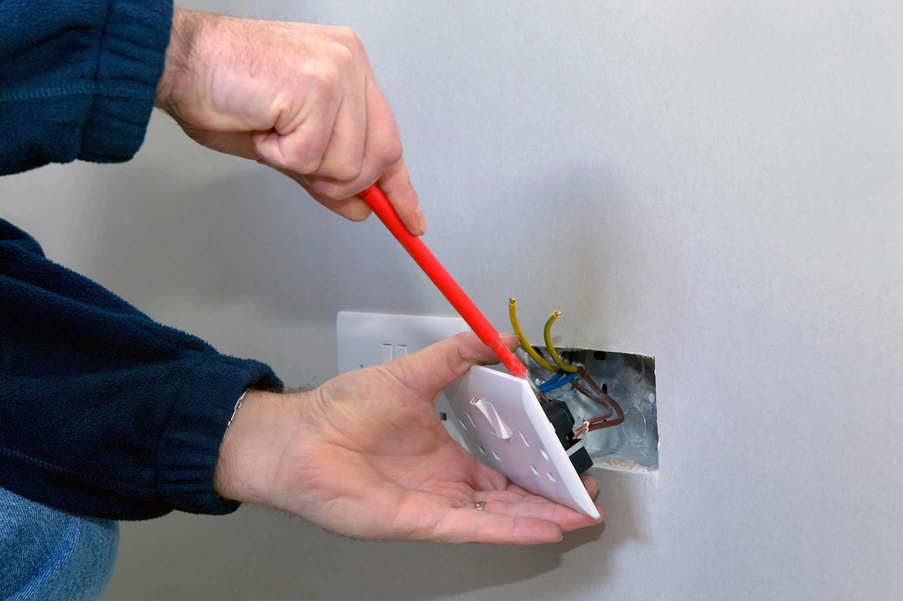 Our electricians can install plug sockets for domestic and commercial proeprties in Peterborough and the local area. 